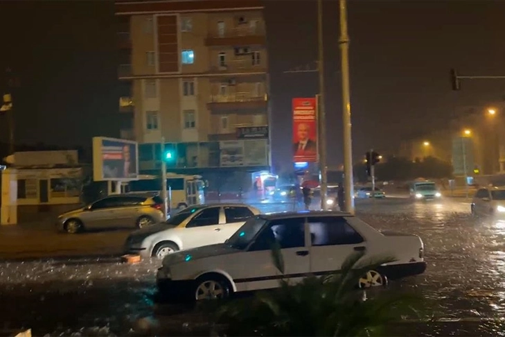 Antalya'da yağış etkili oldu: Okullar 1 gün tatil edildi