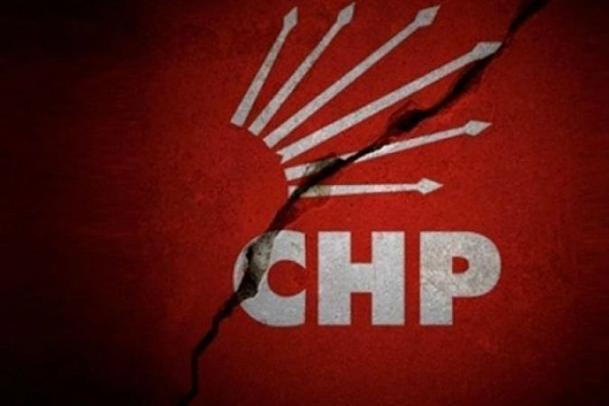 CHP Karaburun’da istifa depremi