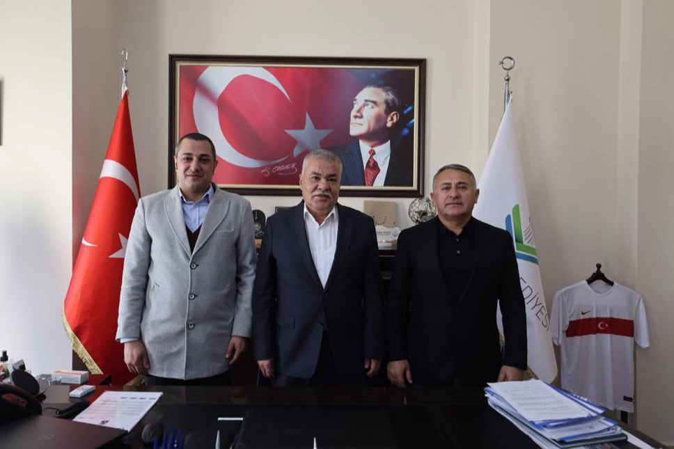İZSU Genel Müdürü Köseoğlu'ndan Başkan Mithat Tekin'e ziyaret haberinin görseli