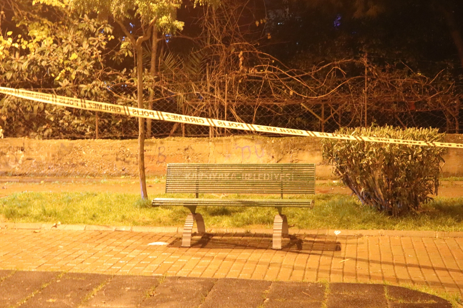 İzmir haber: Önce eşini sonra kendini vurmuştu! 54 gün sonra tutuklandı haberinin görseli