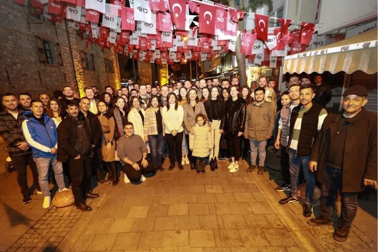 Başkan Sengel gençlerle bir araya geldi: Efes Selçuk'tan vazgeçmeyeceğiz!