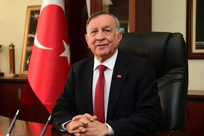CHP’den istifa eden Seyhan Belediye Başkanı Akif Kemal Akay kimdir?  Akif Kemal Akay kaç yaşında? haberinin görseli