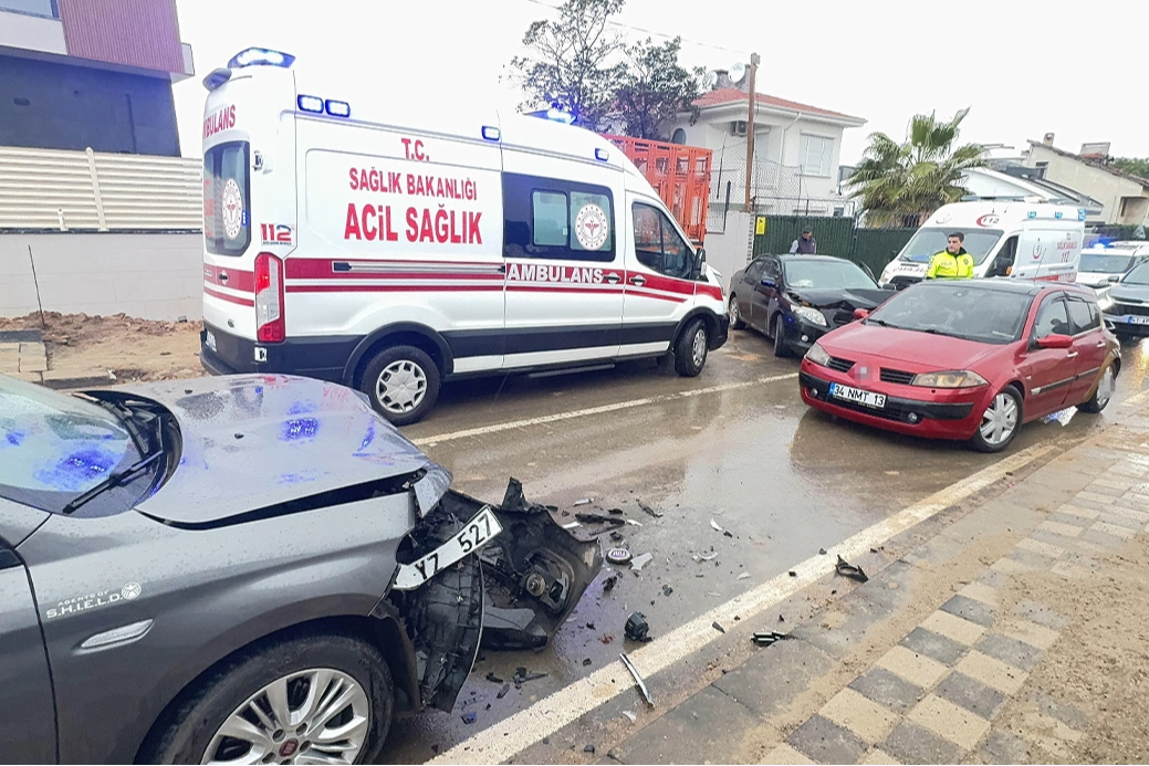 Kocaeli'de trafik kazası: 4 yaralı