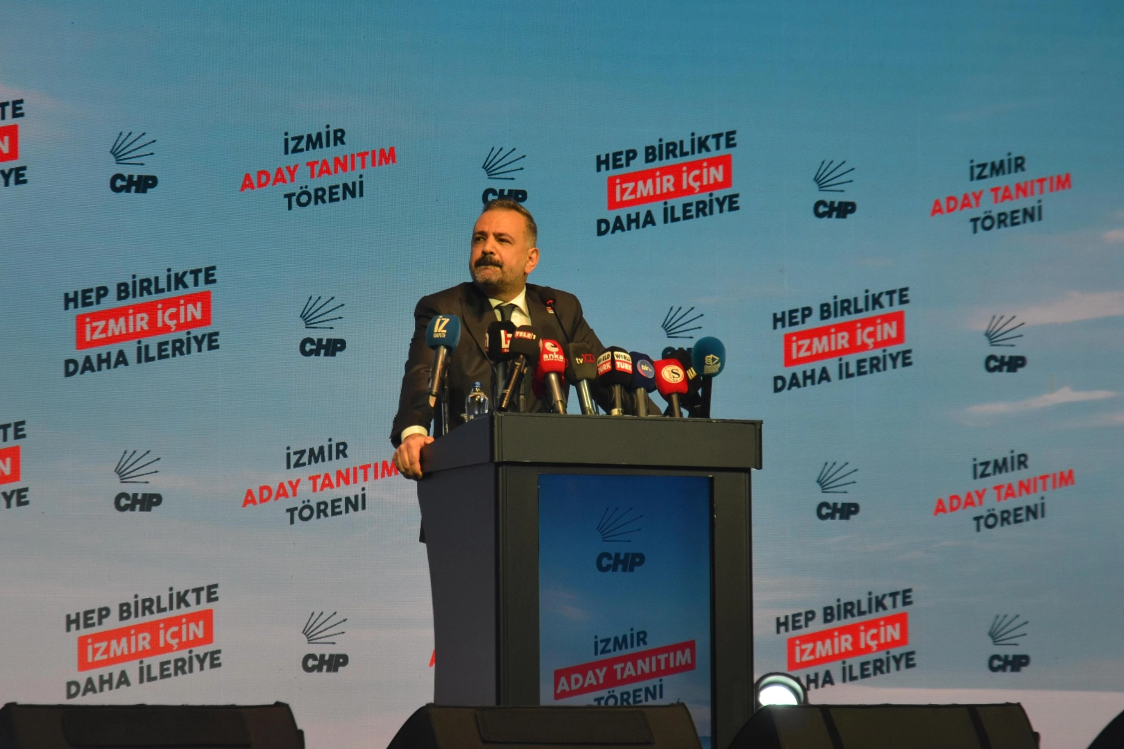 ‘AK Parti gelirse ne olur’ diye sordu ve rest çekti: İzmir’i size yedirtmeyiz