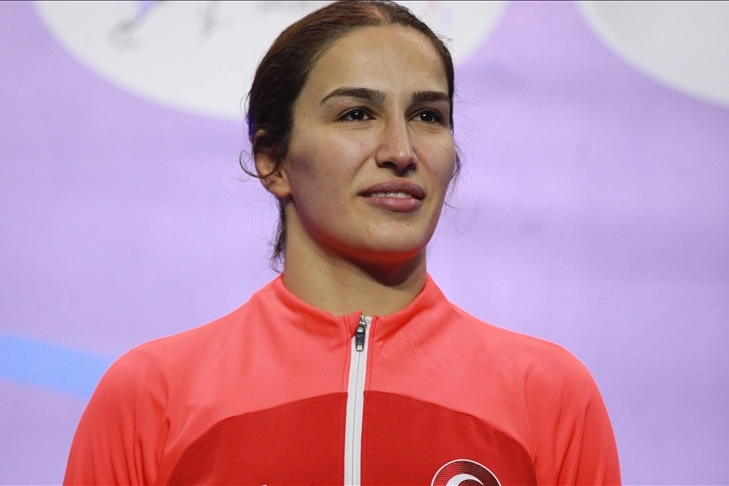 Buse Tosun Çavuşoğlu altın madalyanın sahibi oldu haberinin görseli