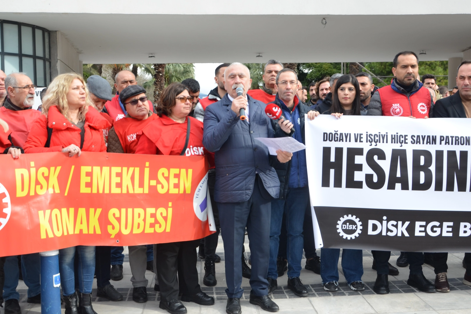 DİSK: Büyük bir tehlikeyle karşı karşıyayız