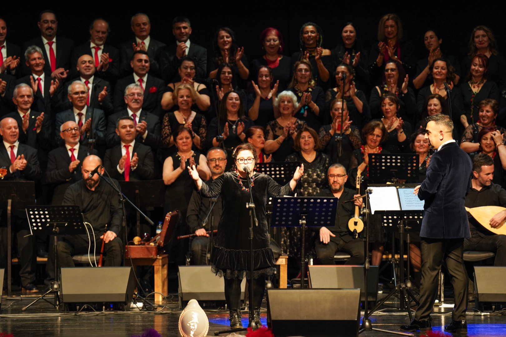 Gaziemir'de Türk Halk Müziği Korosu'ndan unutulmaz konser