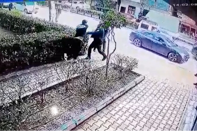 Önce köpeğini çaldı sonra bıçak çekti haberinin görseli