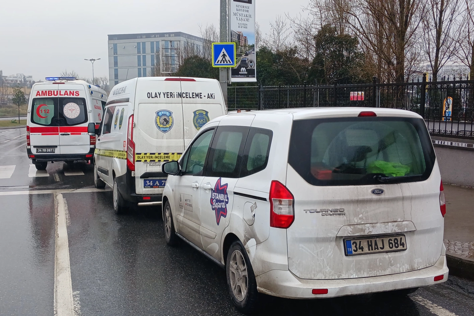 Rayda yürüyen adama metro çarptı haberinin görseli