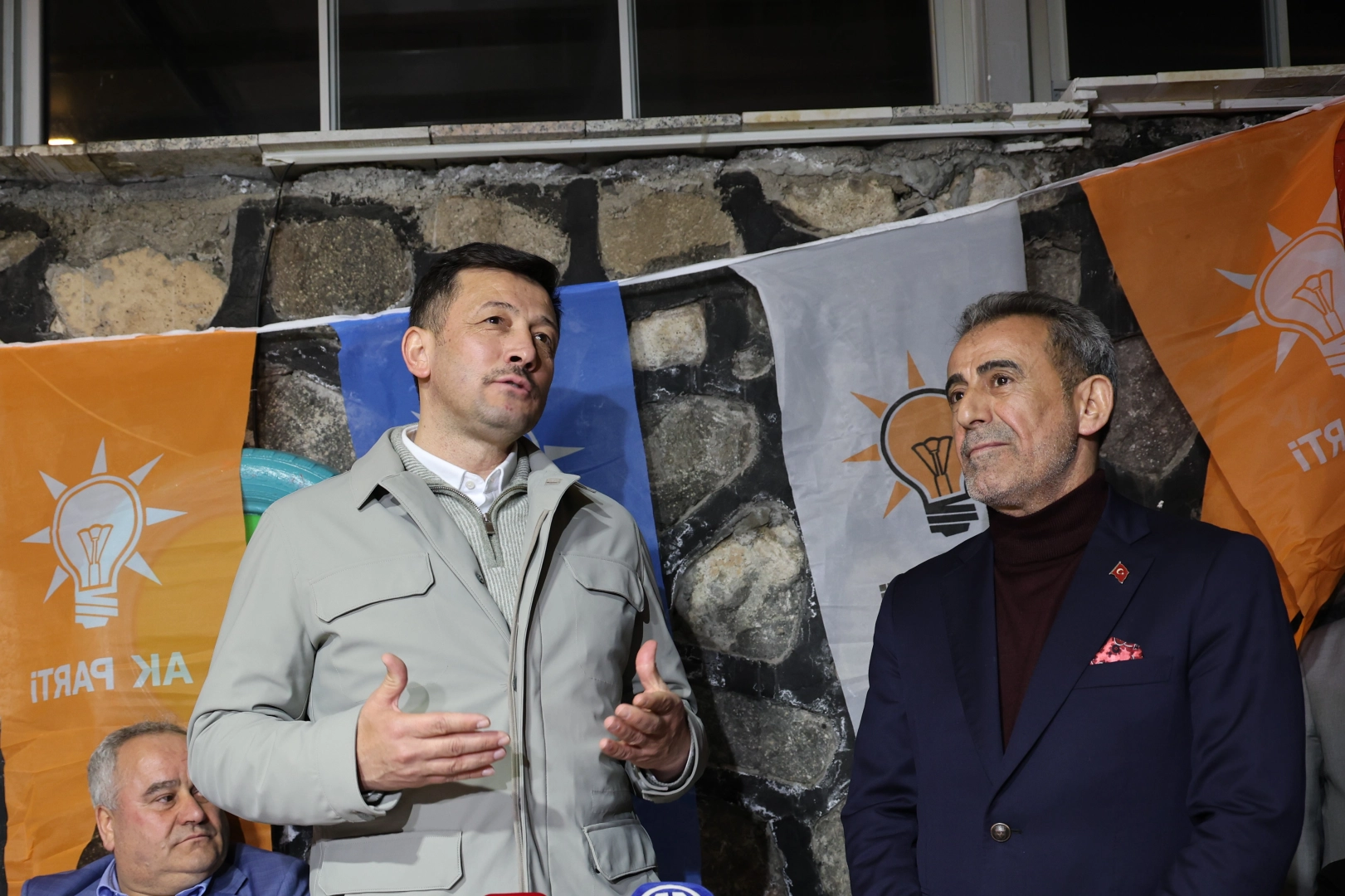 Hamza Dağ’dan Tunç Soyer’e su ücretlerinde indirim çağrısı haberinin görseli