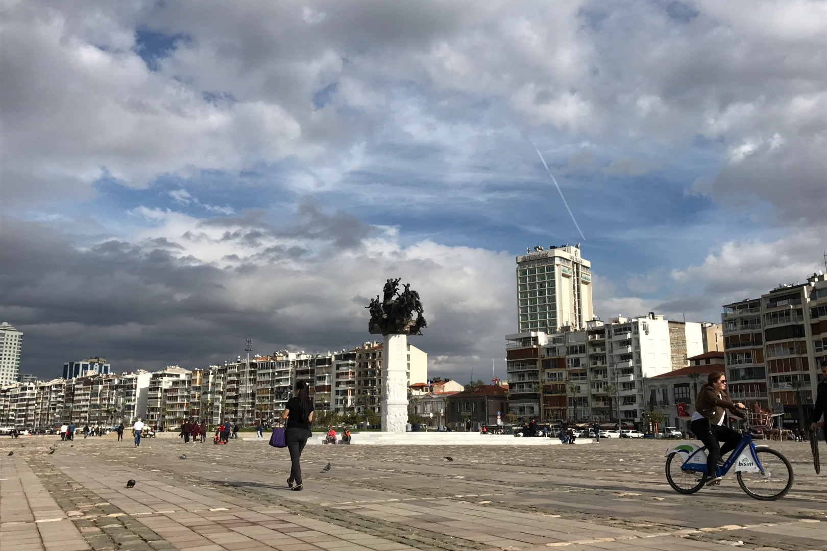 İzmir'de bugün hava nasıl olacak? İşte saatlik hava durumu 17.02.2024