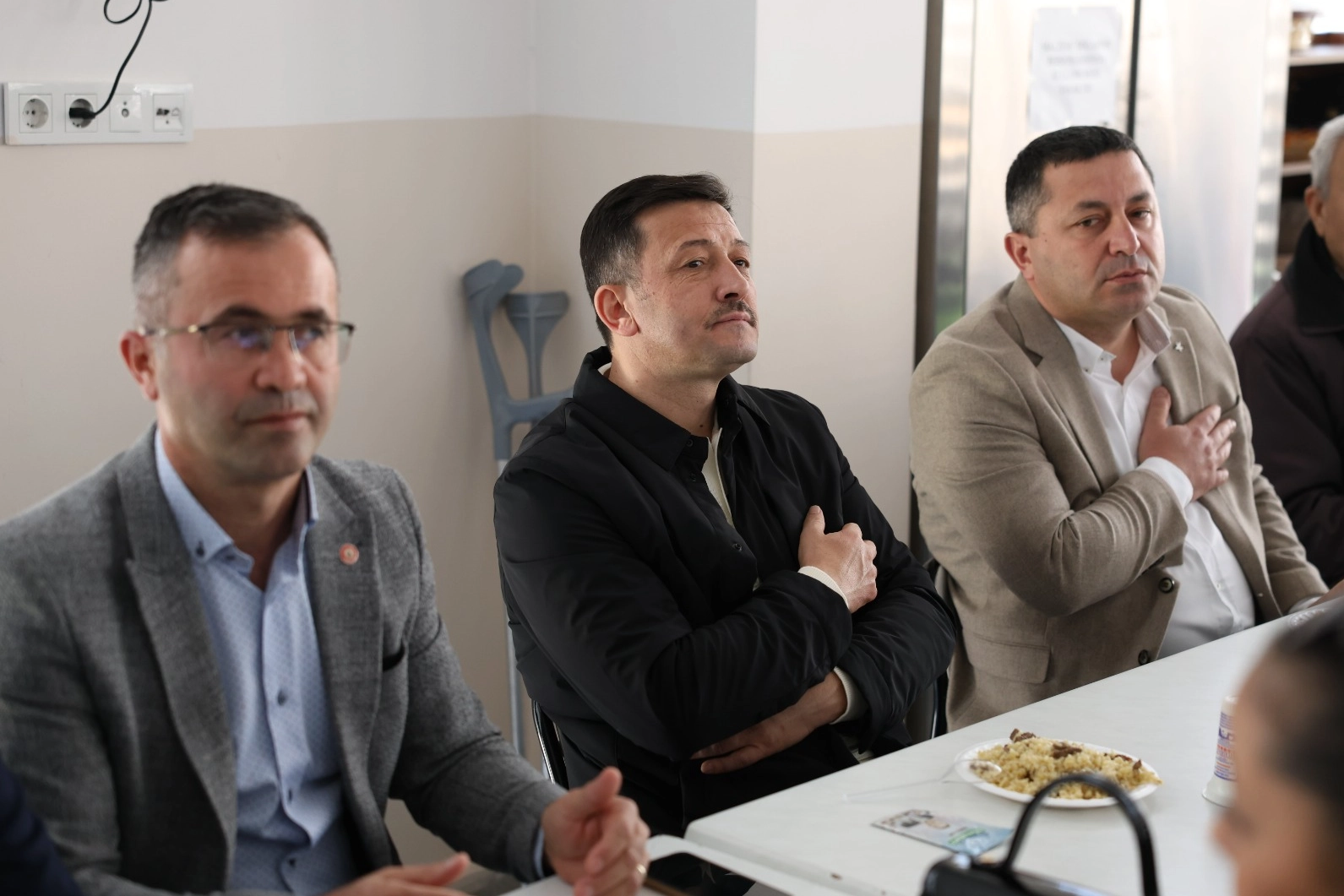 AK Partili İzmir Büyükşehir adayı Dağ: Herkes bizim başımızın tacı olacaktır haberinin görseli