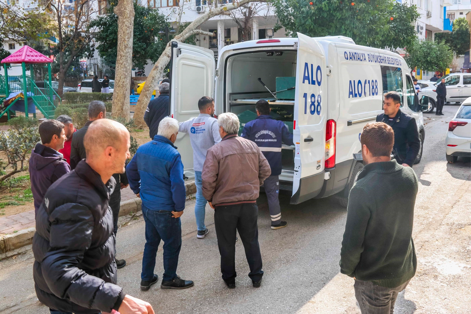 Antalya'da bir adam oyun parkında ölü bulundu haberinin görseli