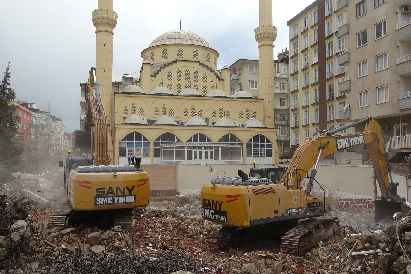 Diyarbakır’da yarım asırlık kütüphanenin yıkımı gerçekleştirildi