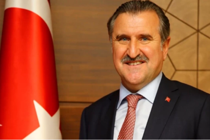 Gençlik ve Spor Bakanı Bak'tan milli güreşçilere tebrik mesajı haberinin görseli