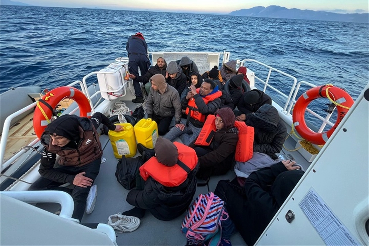 Muğla açıklarında 25 düzensiz göçmen kurtarıldı haberinin görseli