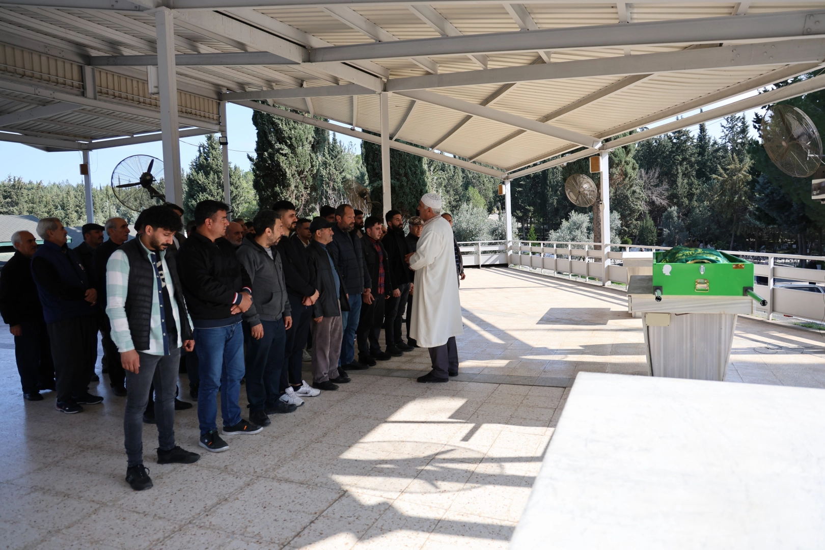 Zeynep Kılınç Adana'da toprağa verildi haberinin görseli