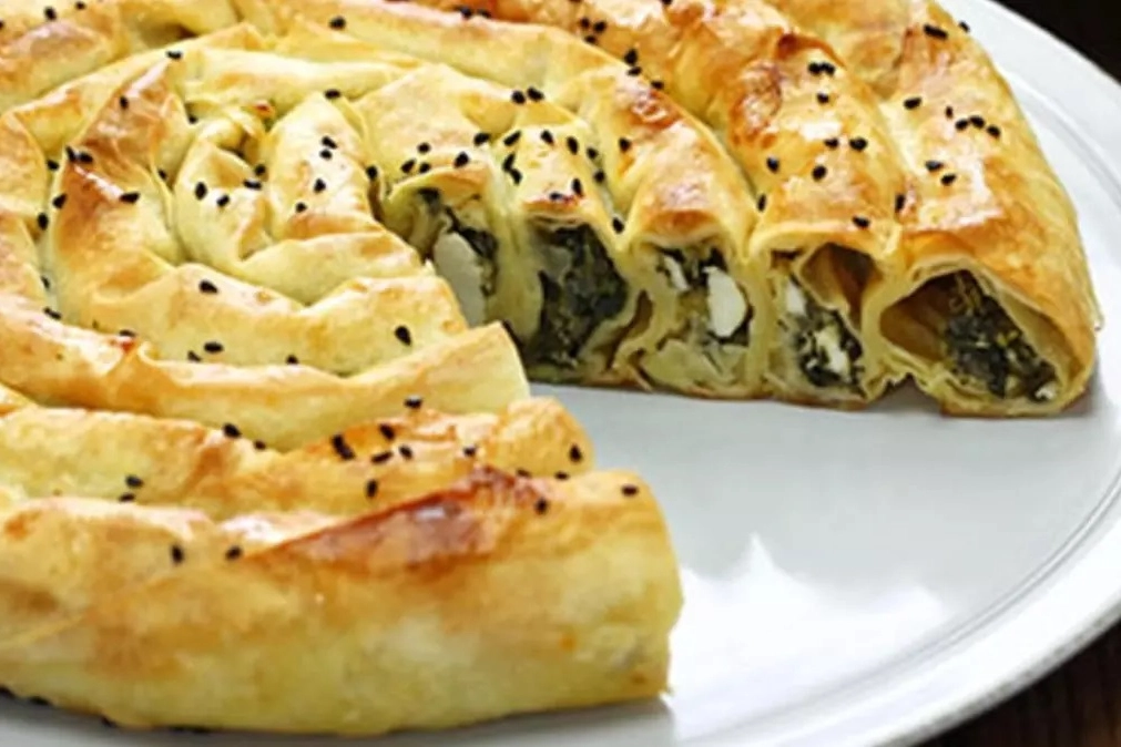 Yemeye doyamayacağınız bir tarif: Pırasalı börek nasıl yapılır?