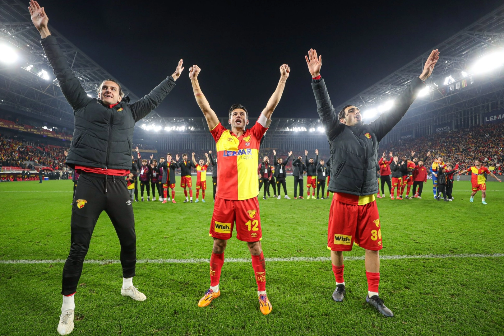 Göztepe, Adanaspor deplasmanında