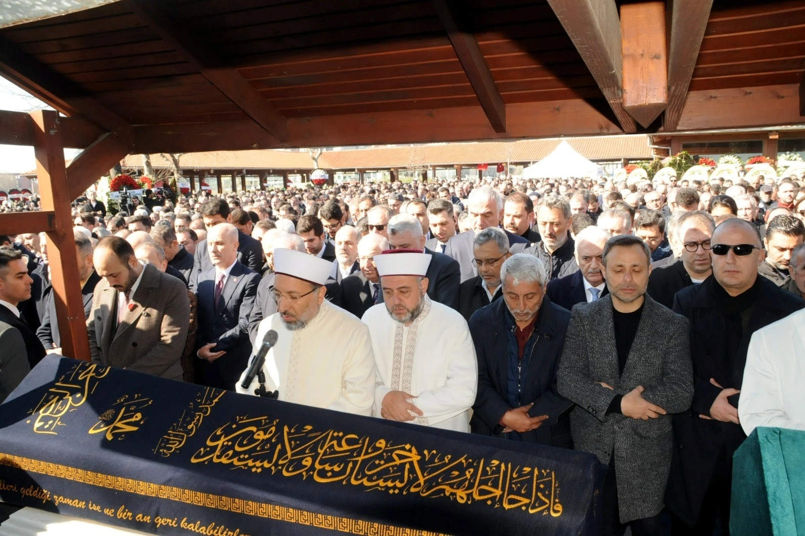 Ticaret Bakanı Ömer Bolat’ın acı günü: Baba Şevki Bolat toprağa verildi