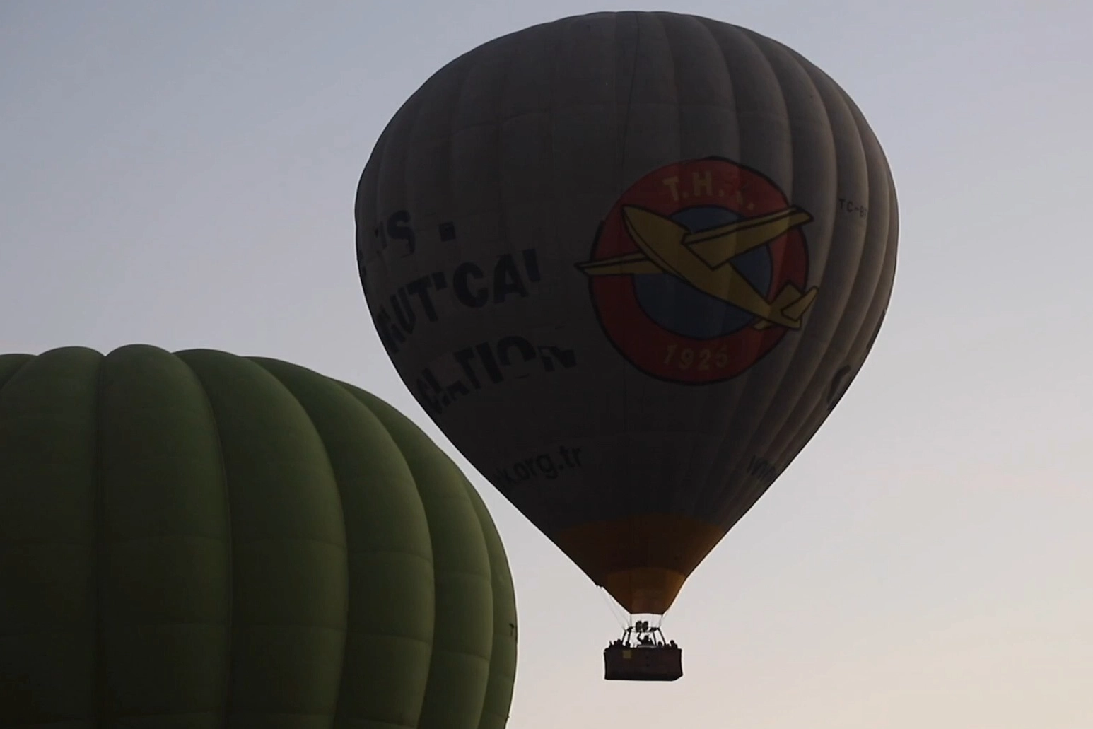 Pamukkale'de sıcak hava balon turları rağbet görüyor