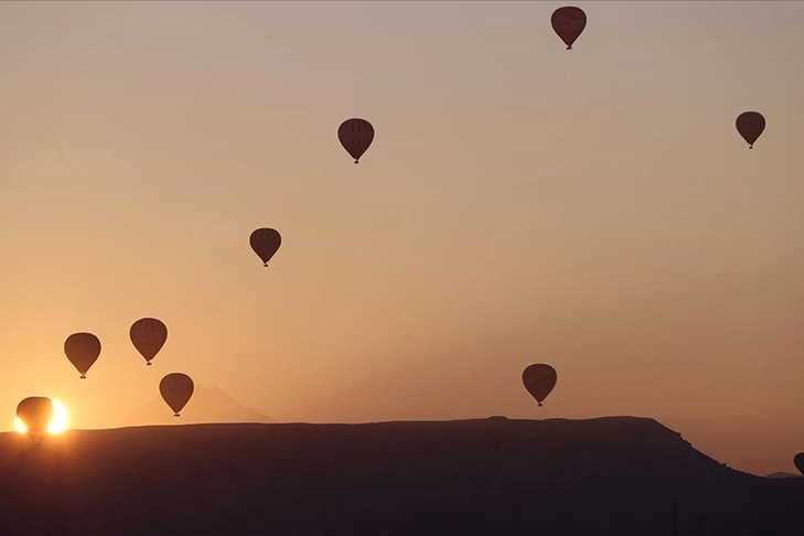 Kapadokya'da sıcak hava balonlarıyla 