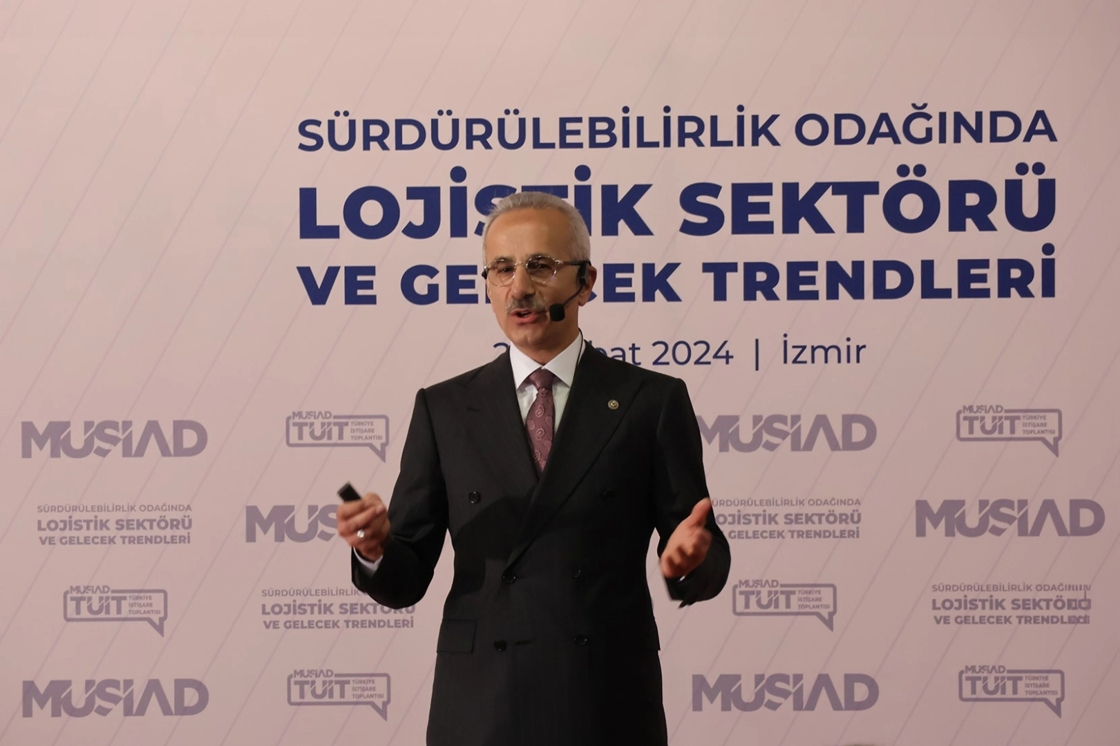 Ulaştırma ve Altyapı Bakanı Uraloğlu: 130 ülkede 143 noktaya doğrudan uçuş yapan ülkeyiz haberinin görseli
