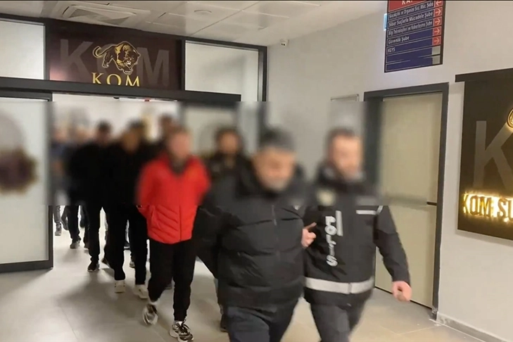 Polisten 4 ilde operasyon: Organize suç örgütü çökertildi haberinin görseli