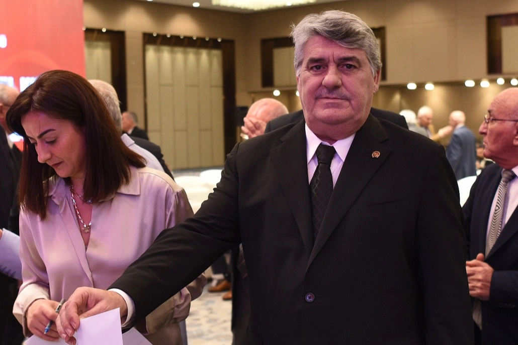 Serdal Adalı TJK Başkanlığına yeniden seçildi haberinin görseli