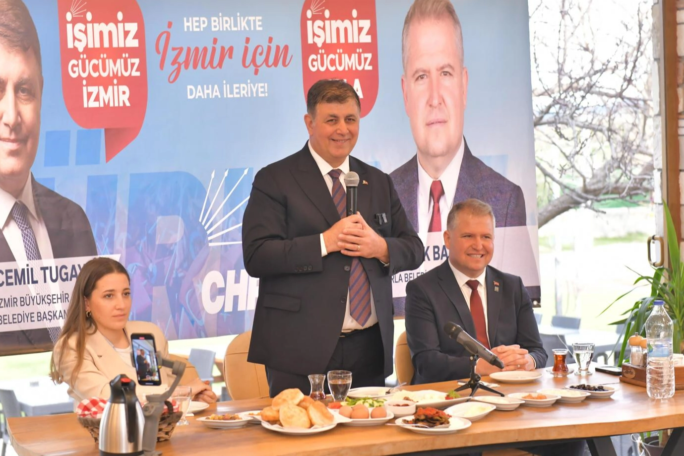 CHP'li Cemil Tugay'dan İzmir çantada keklik eleştirilerine yanıt