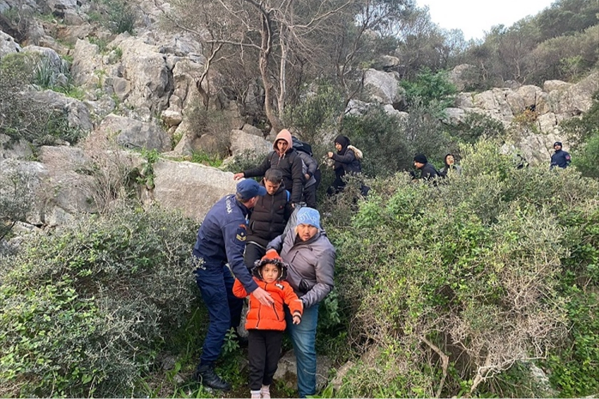 Muğla Datça'da düzensiz göçmenler yakalandı haberinin görseli