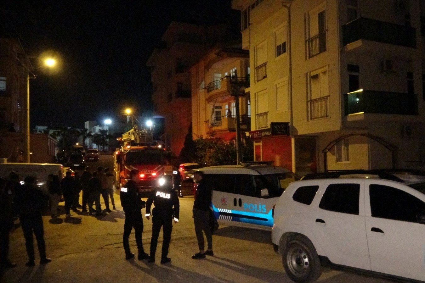 Antalya’da yangın paniği: Mahalleli sokağa döküldü haberinin görseli