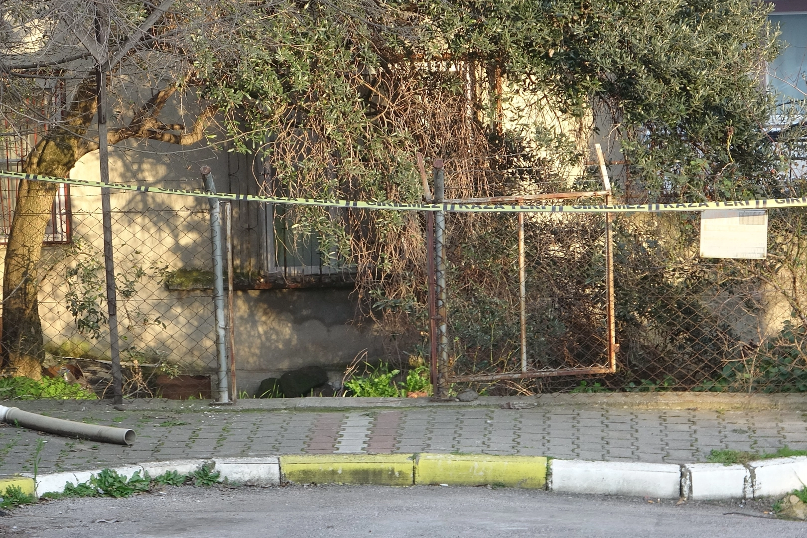 Balıkesir’de anne ve oğlu evinde ölü bulundu  haberinin görseli