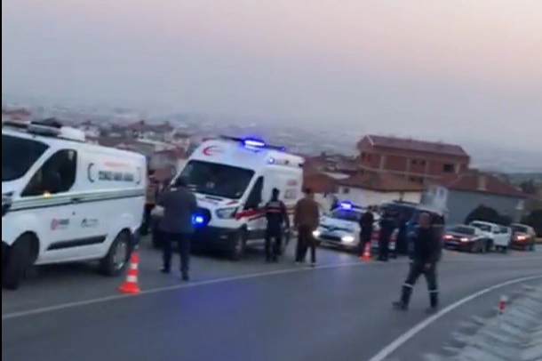 Balıkesir’de feci kaza: Kamyon şarampole yuvarlandı haberinin görseli