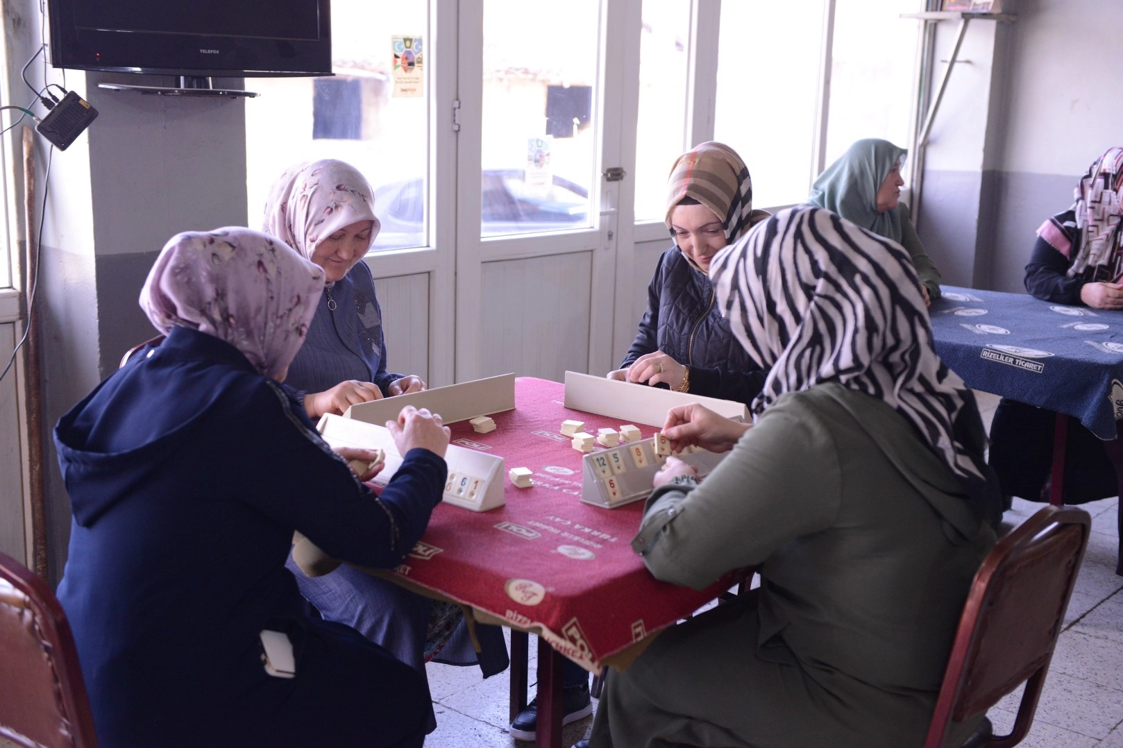 Bu köyde erkekler sokağa çıkamıyor