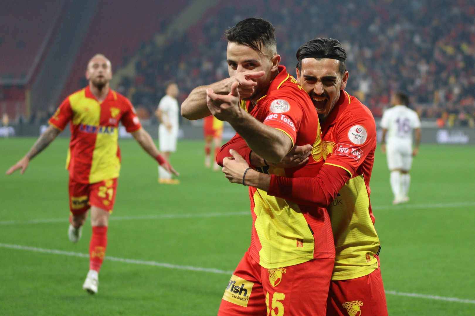 Göztepe'de Billel Messaoudi parlamaya devam ediyor