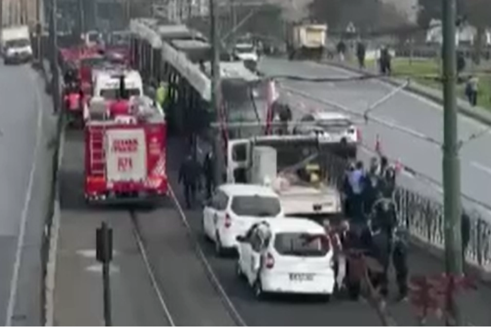 İstanbul Topkapı'da bir kişiye tramvay çarptı