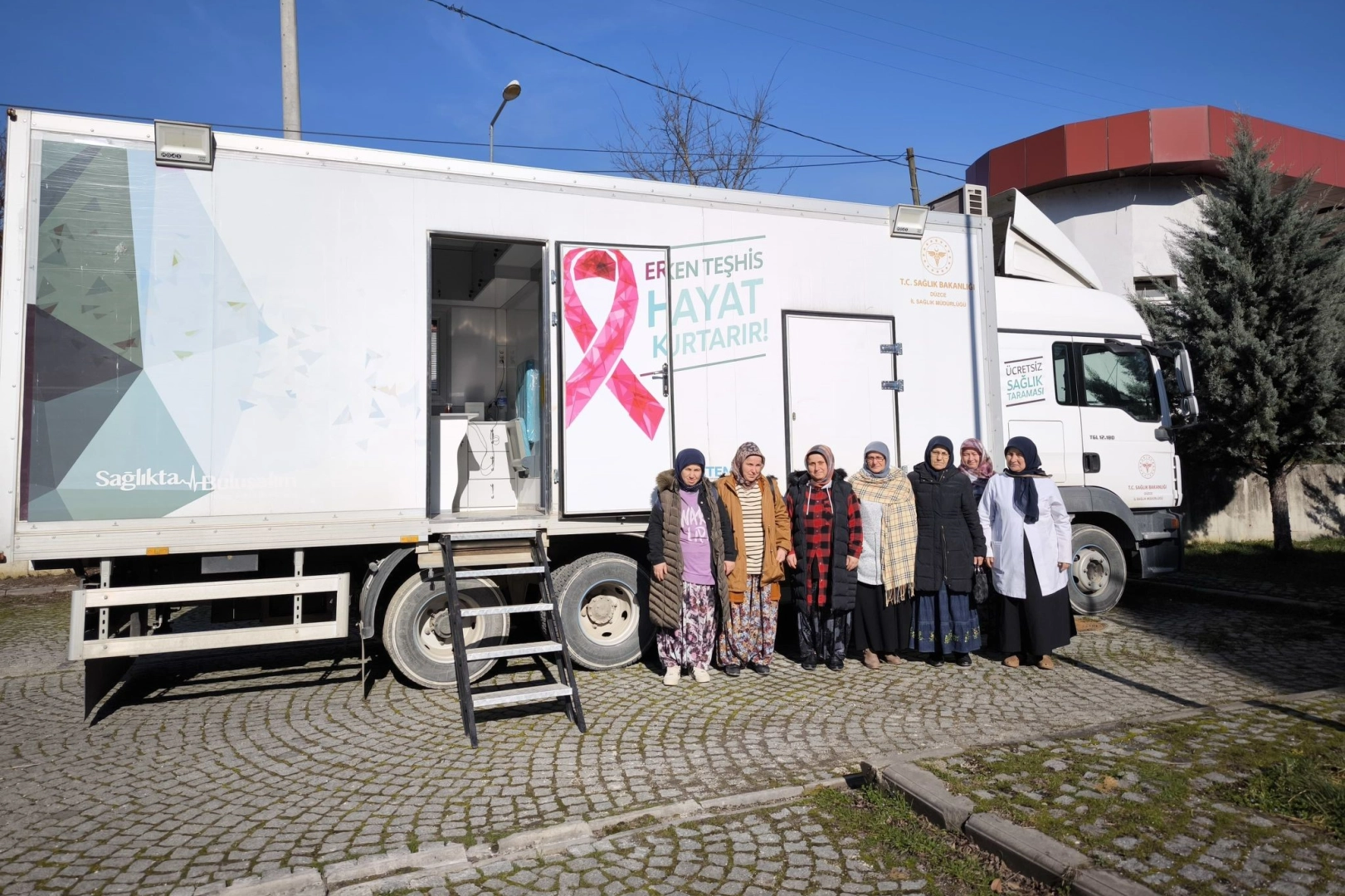 Sağlık hizmeti halkın ayağına gidiyor haberinin görseli