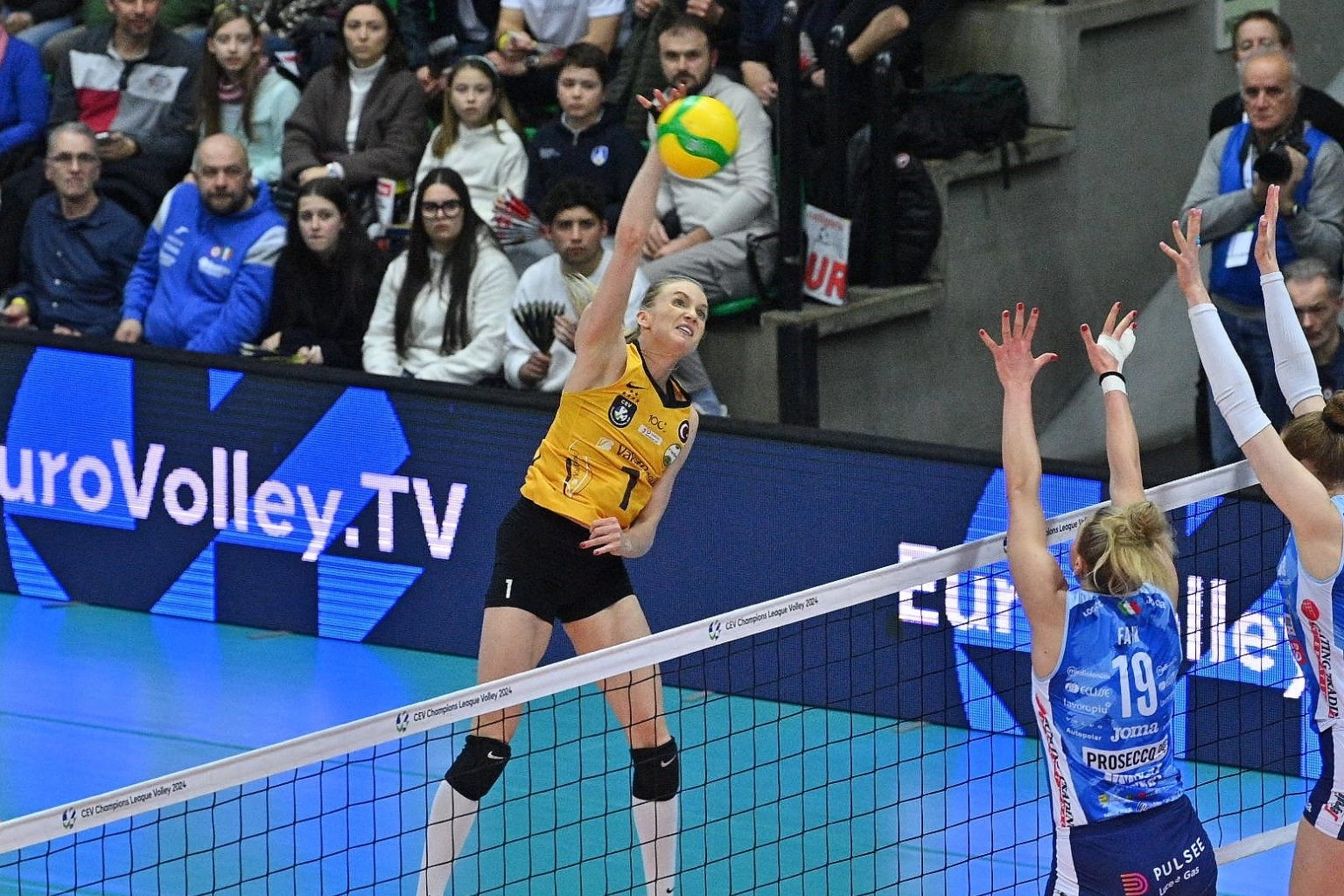 CEV Şampiyonlar Ligi: Vakıfbank Avrupa’ya veda etti