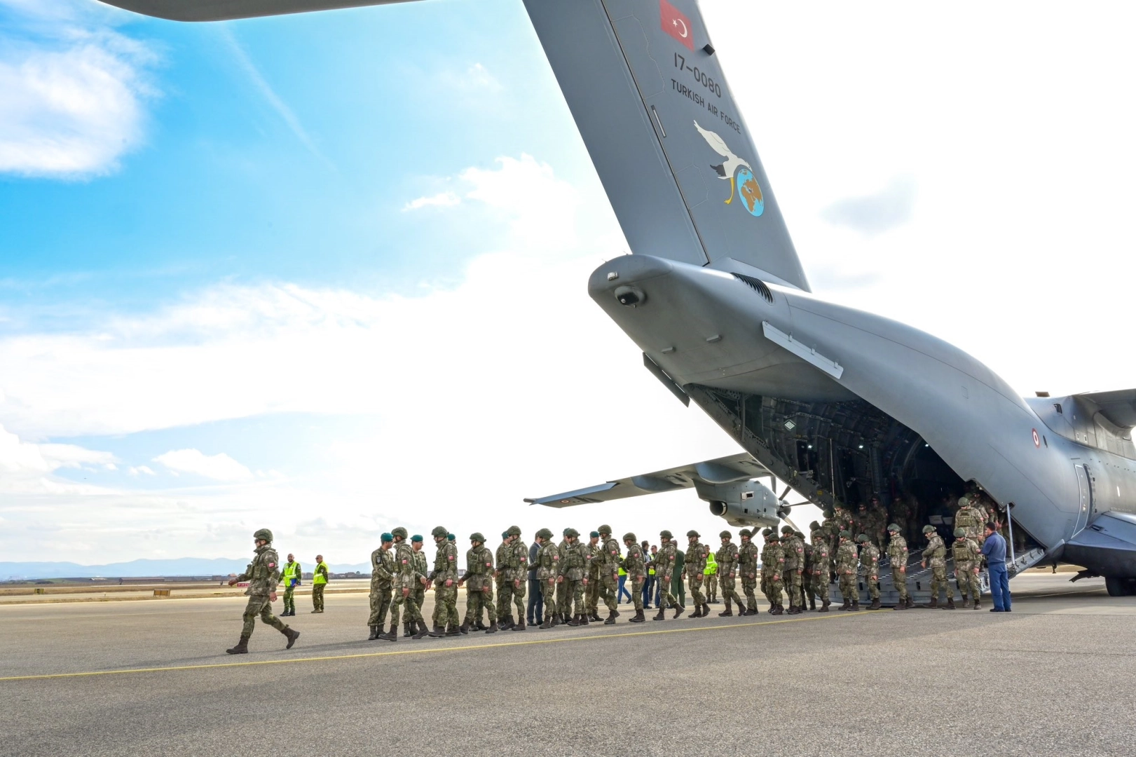 NATO'nun talebi üzerine Türk birliği harekete geçti