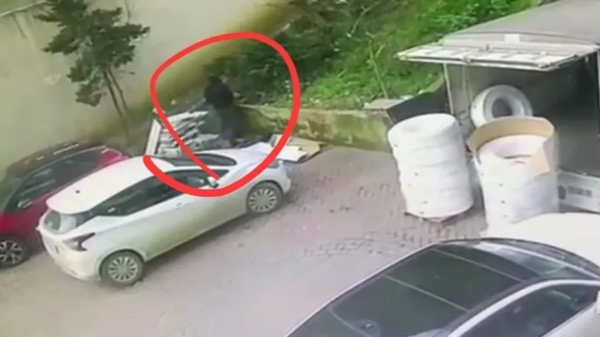 İstanbul'da işçi kılığındaki polisler zehir tacirini enseledi haberinin görseli