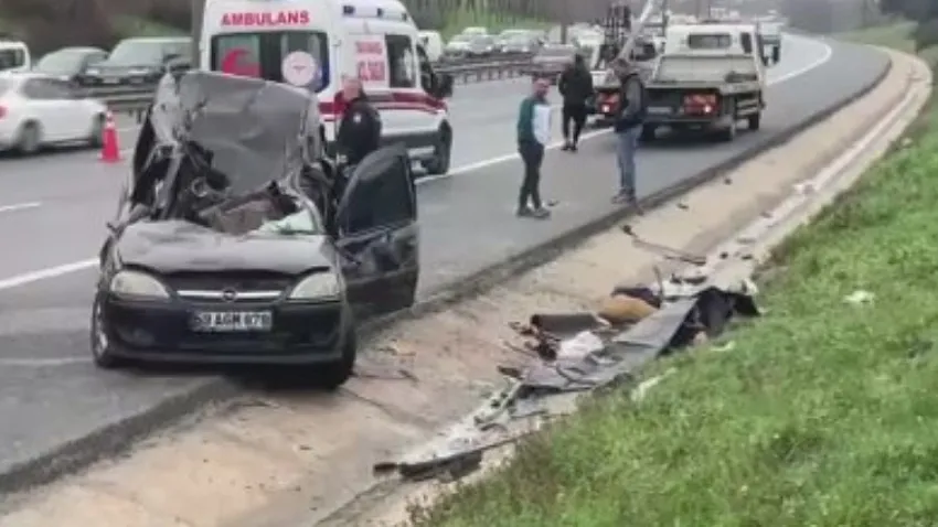 İstanbul'da zincirleme trafik kazası: 2 ölü 4 yaralı haberinin görseli