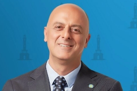 İYİ Partili Ümit Özlale seçim çalışmalarını son gaz sürdürüyor haberinin görseli