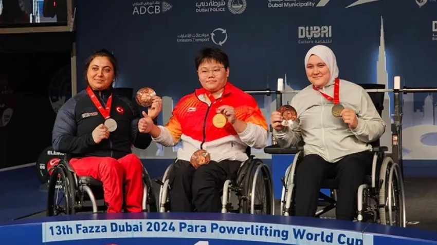 Milli para halterci Sibel Çam gümüş madalya kazandı haberinin görseli