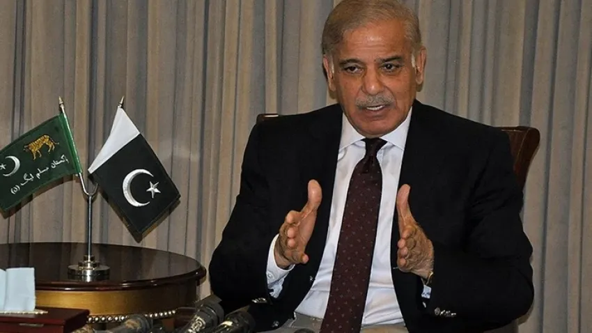 Şahbaz Şerif Pakistan'da yeniden başbakan seçildi haberinin görseli