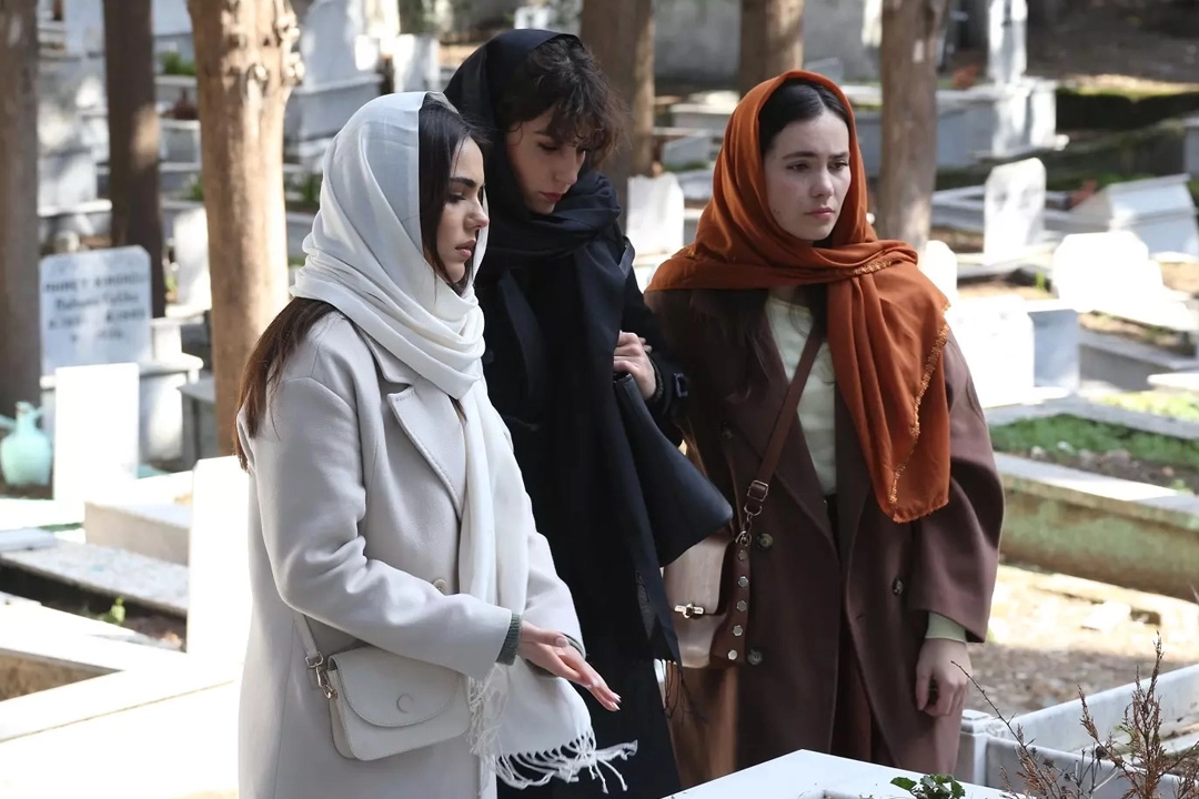Üç Kız Kardeş 77. Bölüm Fragmanı yayınlandı! Üç Kız Kardeş yeni bölüm ne zaman?