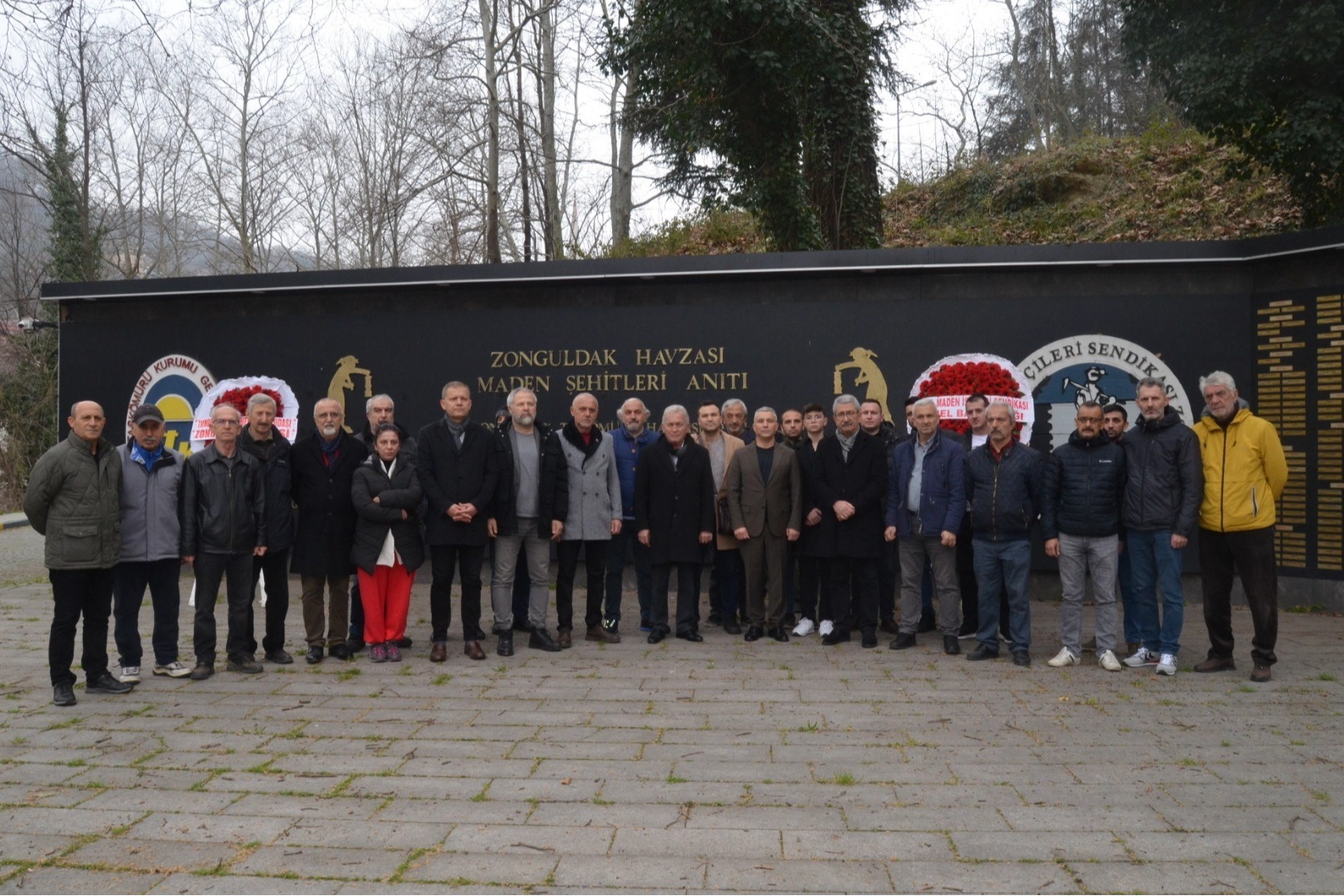 Zonguldak'ta 263 madenci için maden şehitleri anıtında tören haberinin görseli