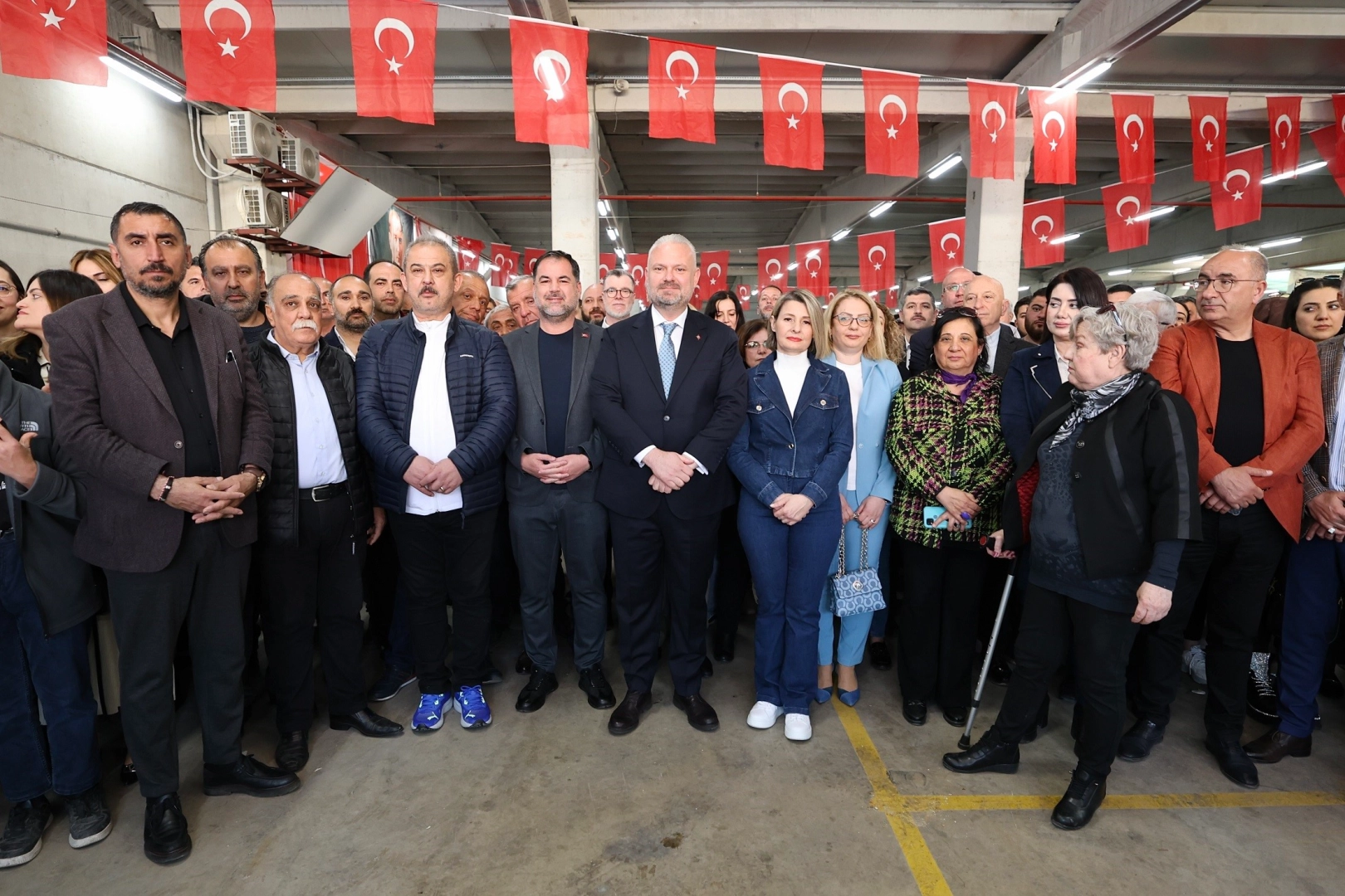 Menemen’de miting gibi açılış