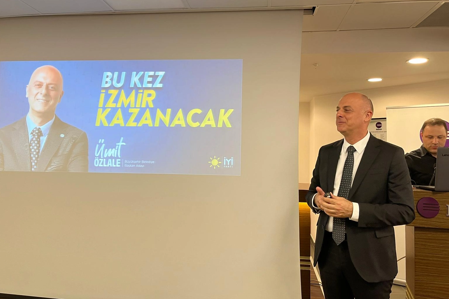 Özlale ESİAD üyeleriyle buluşarak projeleri anlattı haberinin görseli