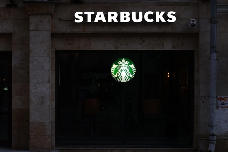 Starbucks çalışanlarını işten çıkarmaya gidiyor